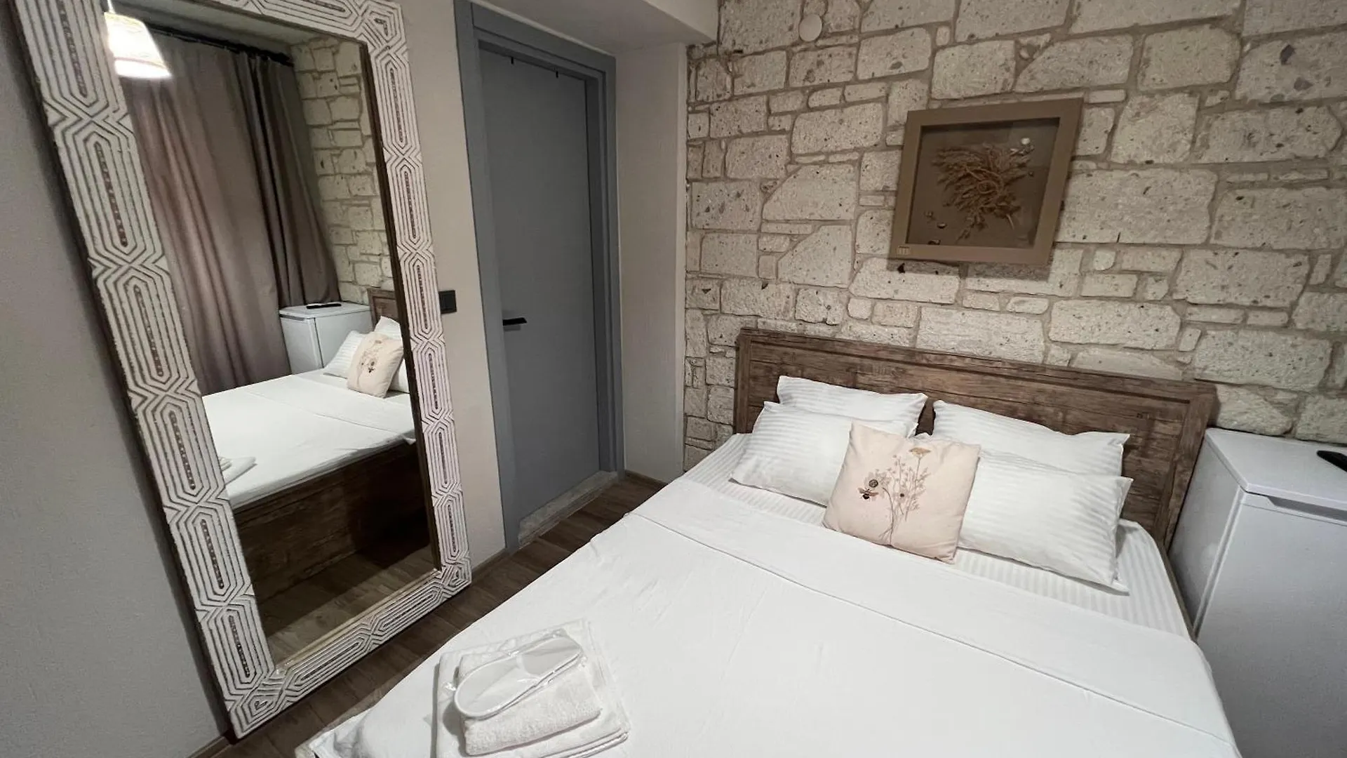Çeşme Palacaki